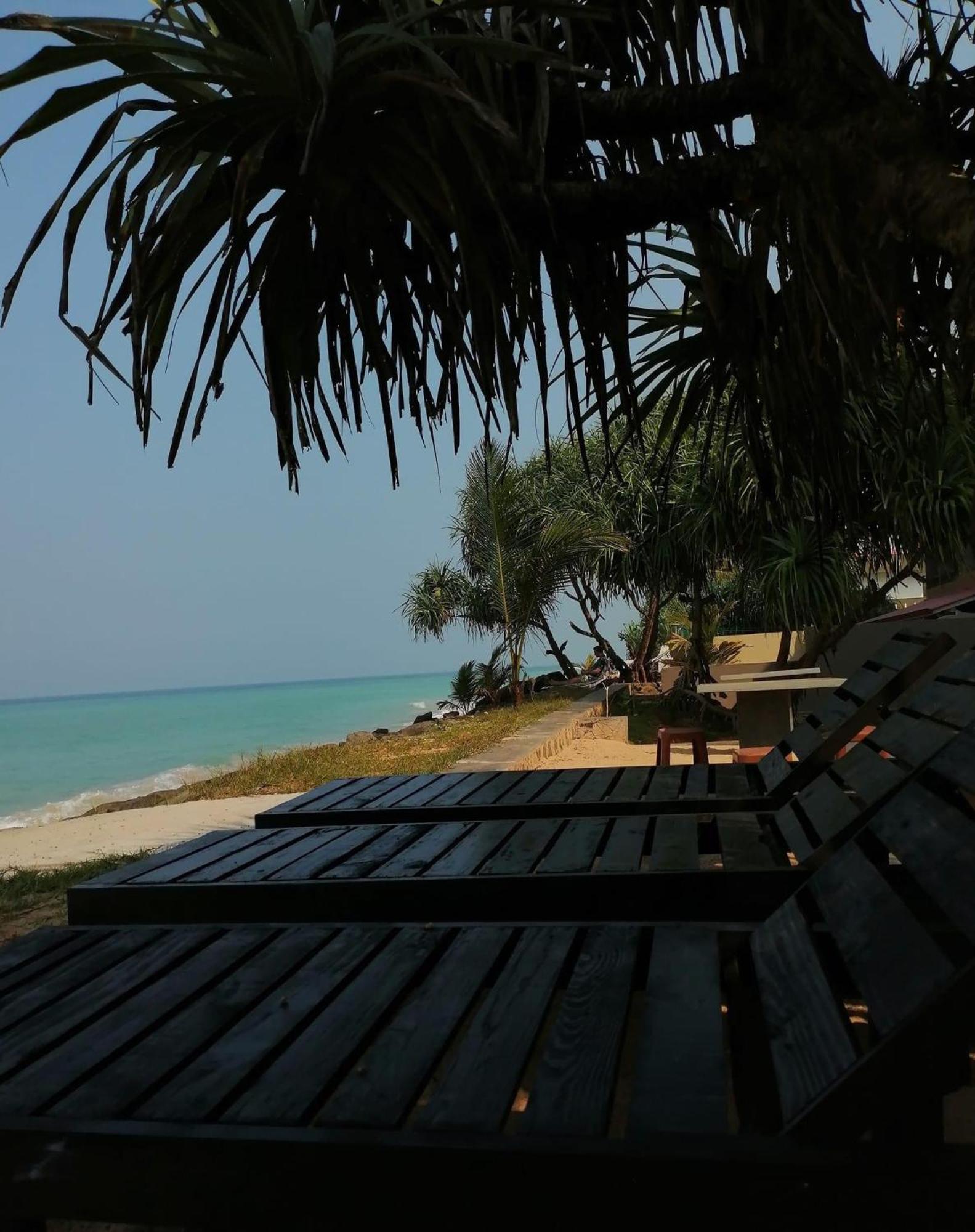 Blue Wave Beach Villa By Aaryan Group Ambalangoda  Kültér fotó
