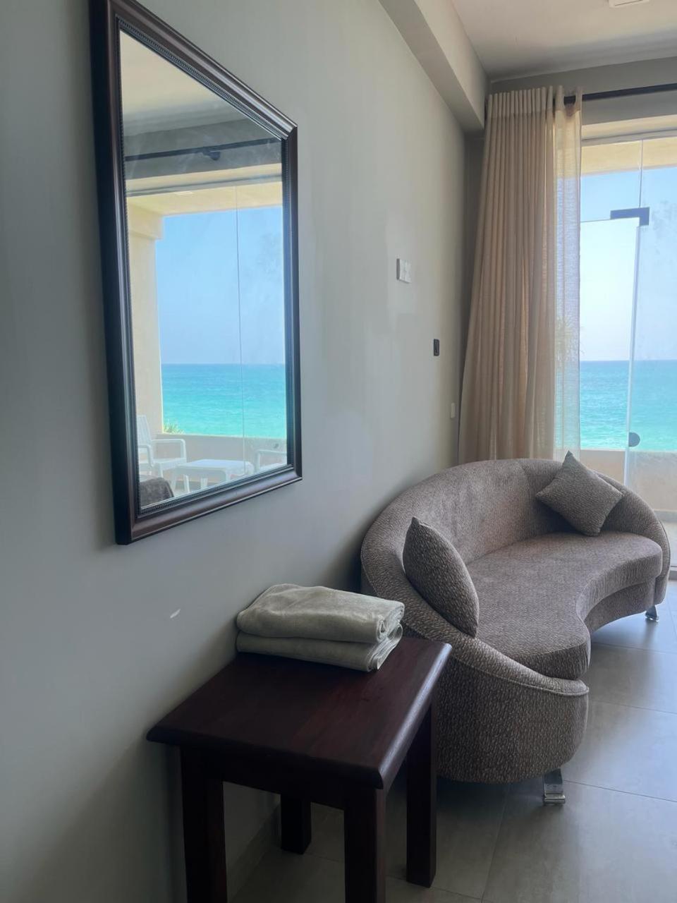 Blue Wave Beach Villa By Aaryan Group Ambalangoda  Kültér fotó