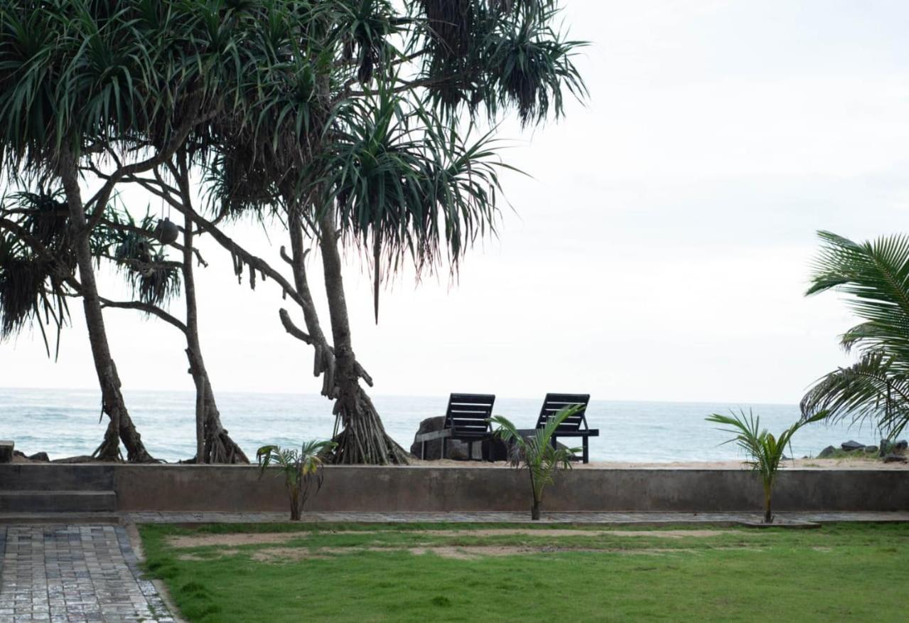 Blue Wave Beach Villa By Aaryan Group Ambalangoda  Kültér fotó