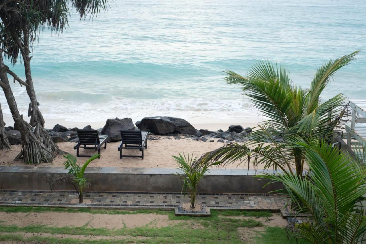 Blue Wave Beach Villa By Aaryan Group Ambalangoda  Kültér fotó
