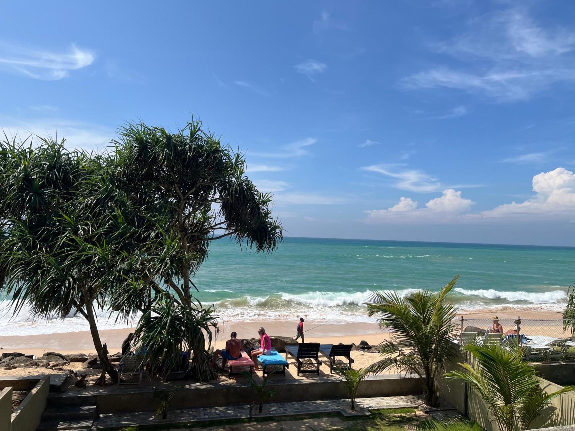 Blue Wave Beach Villa By Aaryan Group Ambalangoda  Kültér fotó