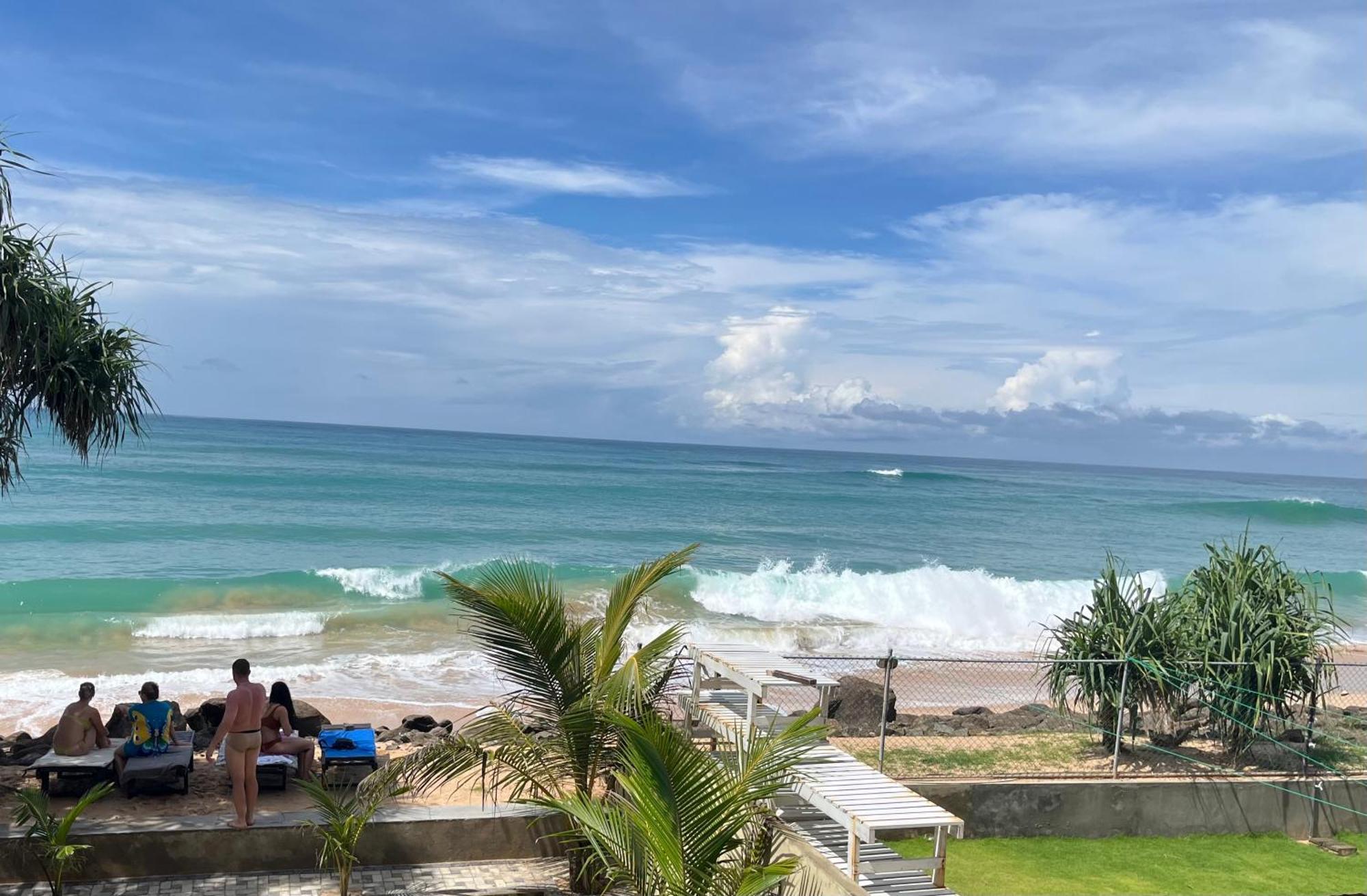 Blue Wave Beach Villa By Aaryan Group Ambalangoda  Kültér fotó