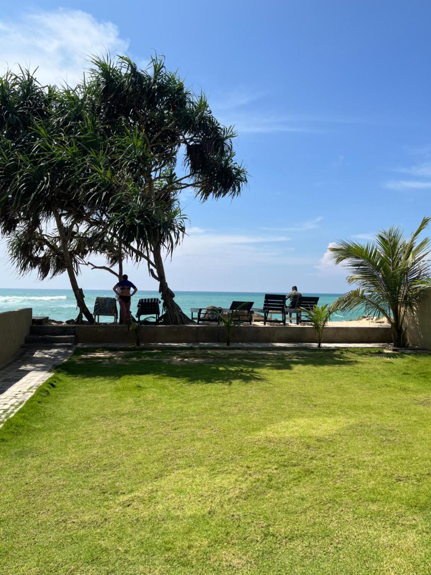 Blue Wave Beach Villa By Aaryan Group Ambalangoda  Kültér fotó